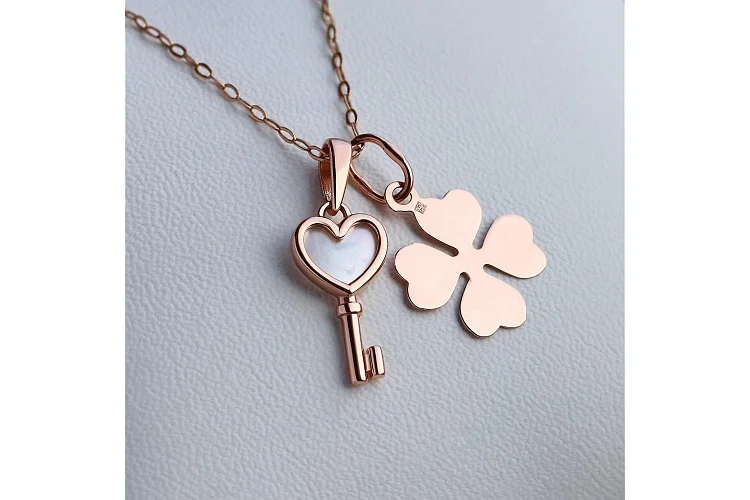 Подвеска Клевер из красного золота без вставок