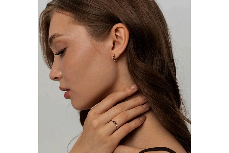 Кольцо из красного золота с 3 раухтопазами