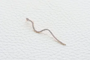 Подвеска Змея из красного золота с 42 фианитами