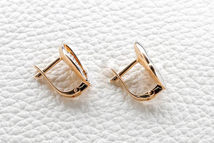 Серьги из красного золота с 12 бриллиантами