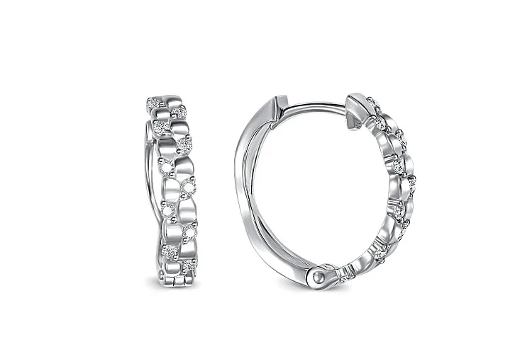 Серьги из белого золота с 20 фианитами