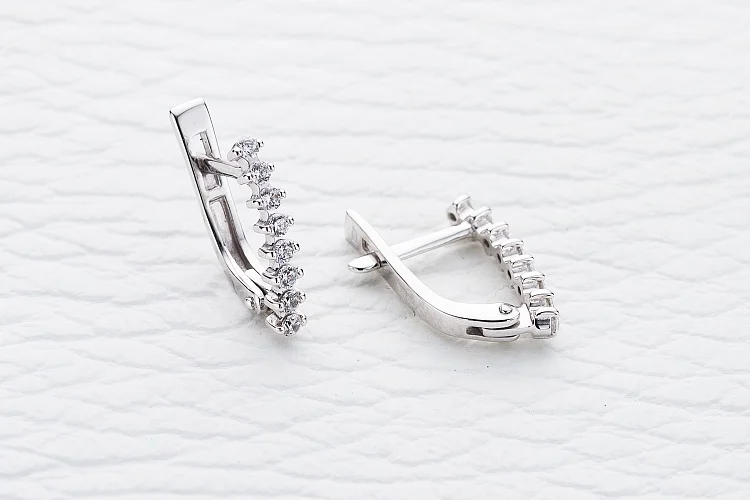 Серьги Дорожки из белого золота с 16 фианитами