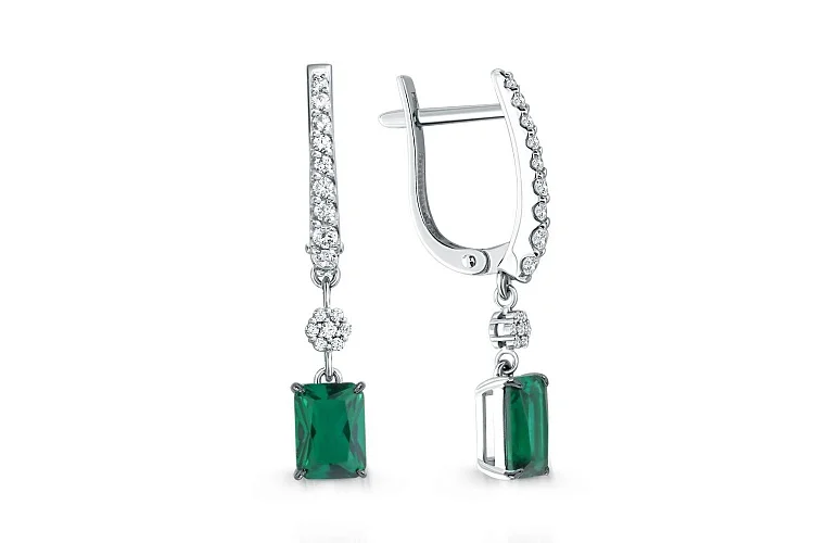 Серьги из белого золота с 2 изумрудами и 32 фианитами
