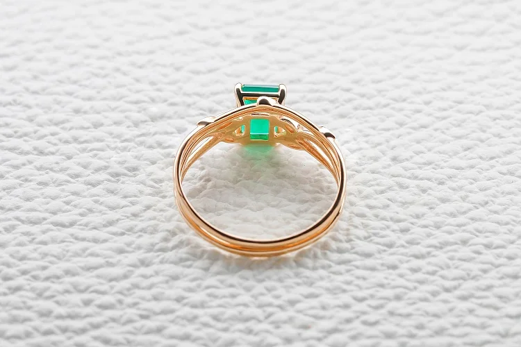 Кольцо Веточка из красного золота с агатом