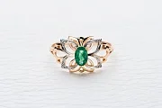 Кольцо Бабочка из красного золота с изумрудом и 12 бриллиантами