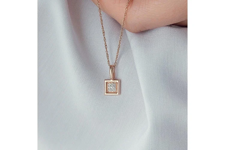 Подвеска Квадрат из красного золота с 9 бриллиантами