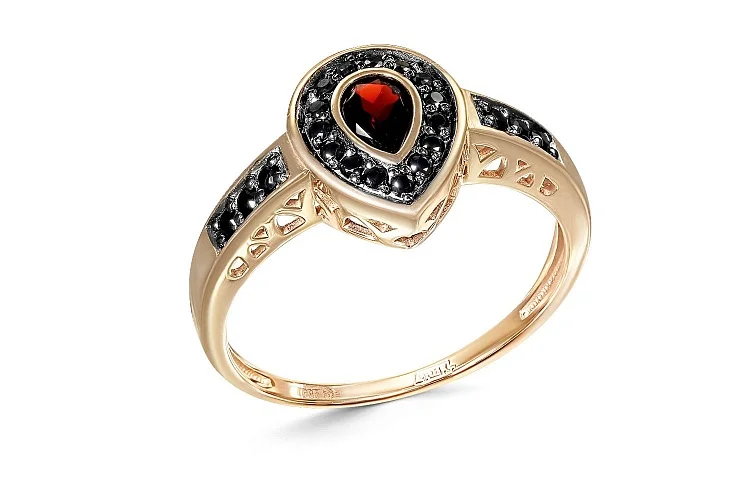 Кольцо из красного золота с гранатом и 21 фианитами