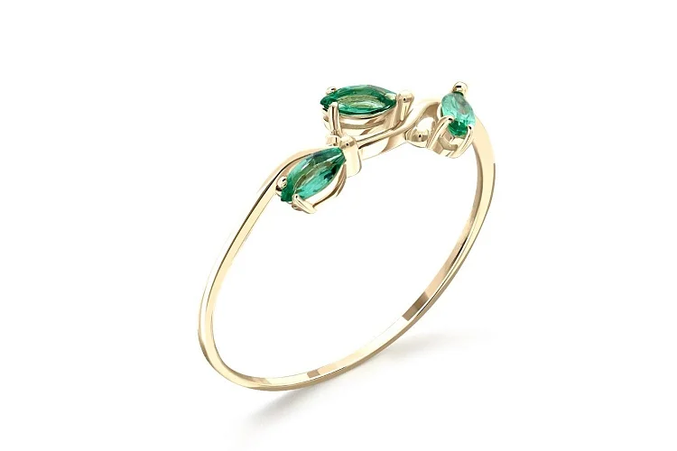Кольцо из жёлтого золота с 3 изумрудами
