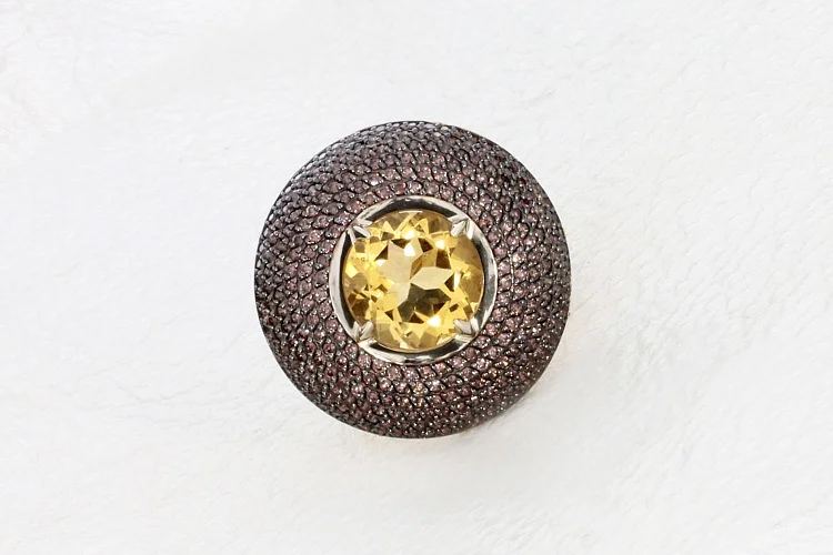 Кольцо из жёлтого золота с цитрином и 292 фианитами