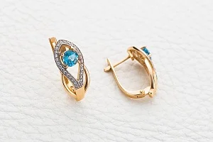 Серьги из красного золота с 2 топазами swiss и 58 фианитами