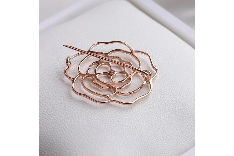 Брошь Цветок из красного золота с фианитом