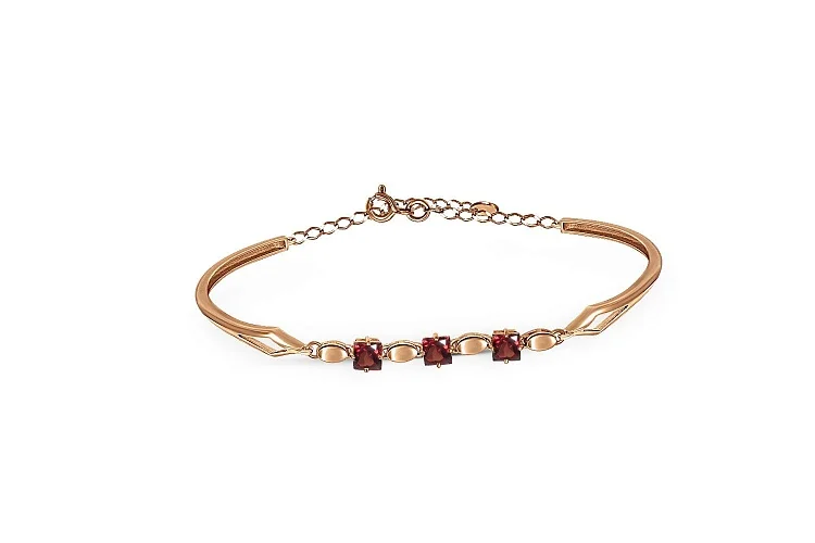 Браслет из красного золота с 3 гранатами