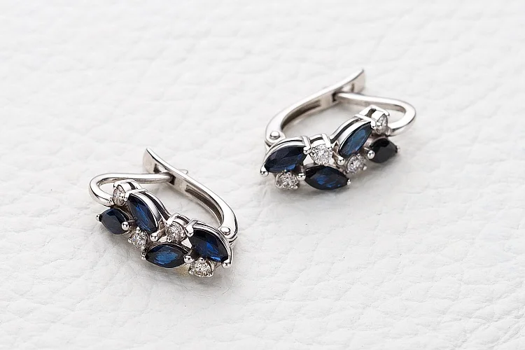 Серьги из белого золота с 8 сапфирами и 8 бриллиантами