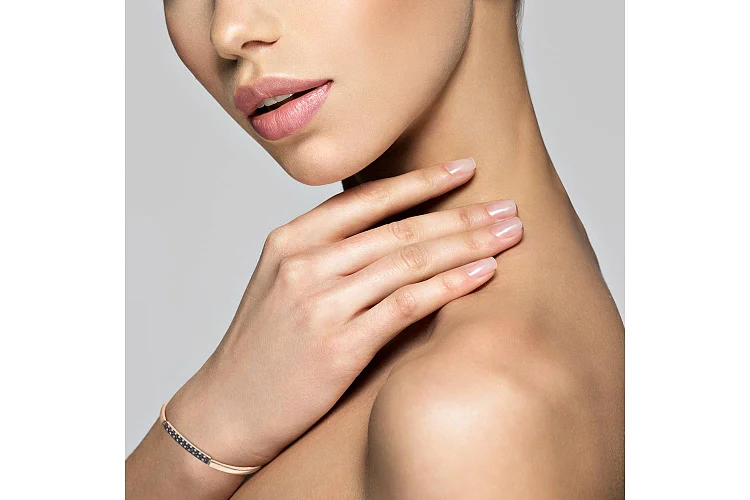 Браслет из красного золота с 11 сапфирами и 20 бриллиантами