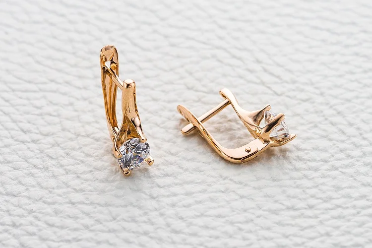 Серьги из красного золота с 2 кристаллами swarovski