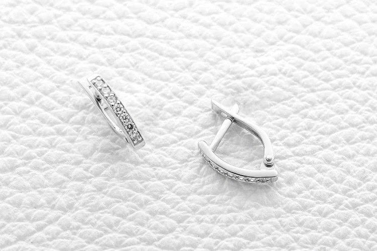 Серьги Дорожки из белого золота с 14 бриллиантами