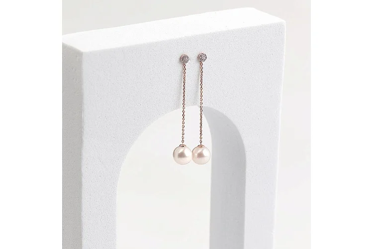 Серьги-пусеты из красного золота с 2 жемчужинами и 14 фианитами