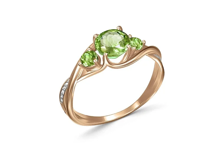 Кольцо из красного золота с 3 хризолитами и 10 фианитами