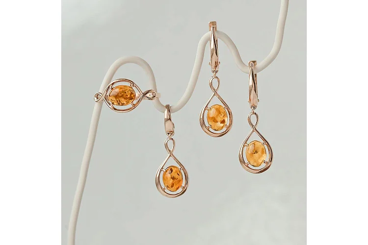 Серьги из красного золота с янтарём