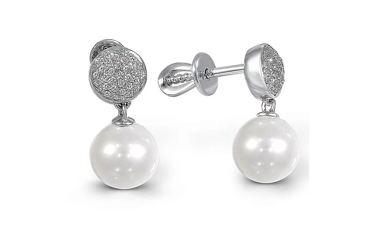 Серьги-пусеты из белого золота с 2 жемчужинами и 62 фианитами