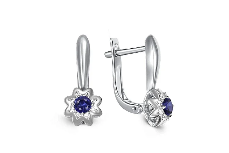 Серьги Цветы из белого золота с 2 корундами и 16 бриллиантами