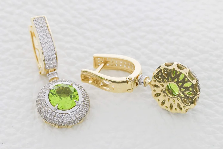 Серьги из жёлтого золота с 2 кварцами и 278 фианитами