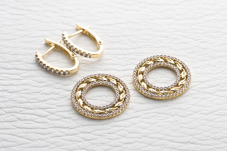 Серьги Круги из жёлтого золота с 168 фианитами