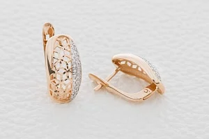 Серьги из красного золота с 42 фианитами
