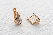 Серьги из красного золота с 8 кристаллами swarovski