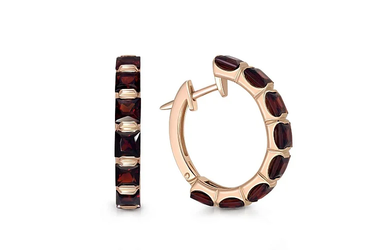 Серьги из красного золота с 16 гранатами