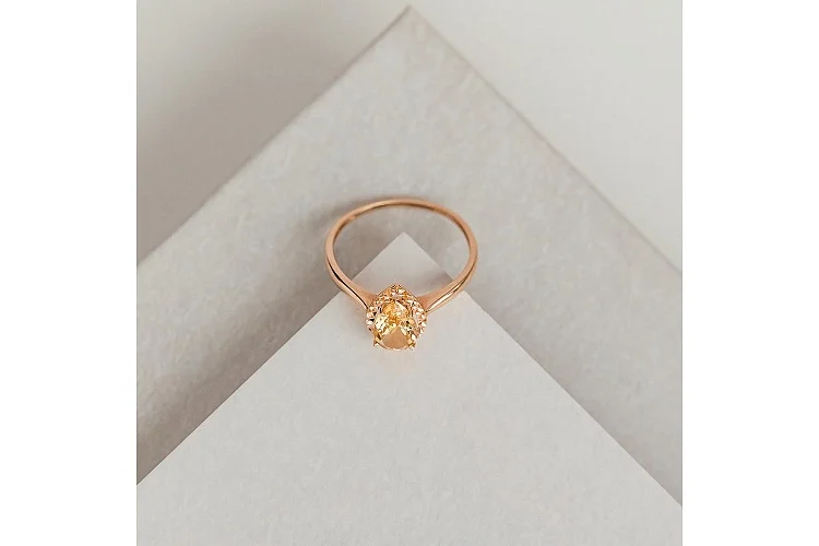 Кольцо из красного золота с цитрином