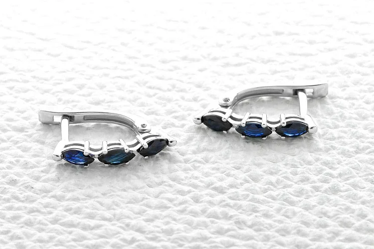 Серьги из белого золота с 6 сапфирами