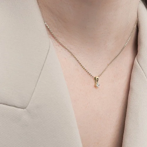 Подвеска из жёлтого золота с бриллиантом