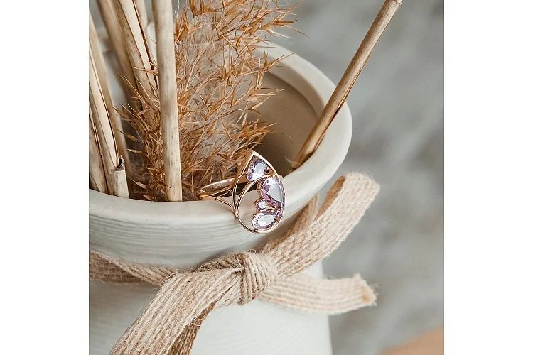 Кольцо из красного золота с 5 аметистами