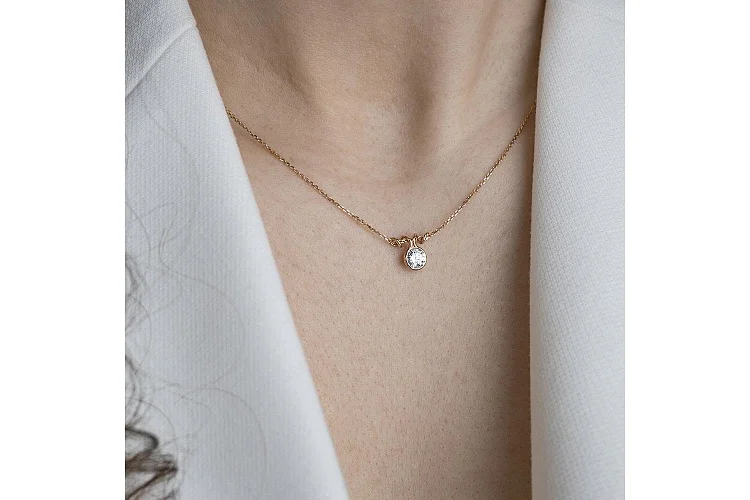 Колье из красного золота с кристаллом swarovski