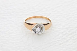 Кольцо Цветок из красного золота с бриллиантом