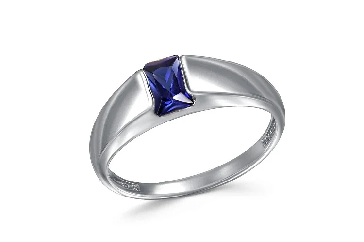 Кольцо из белого золота с сапфиром
