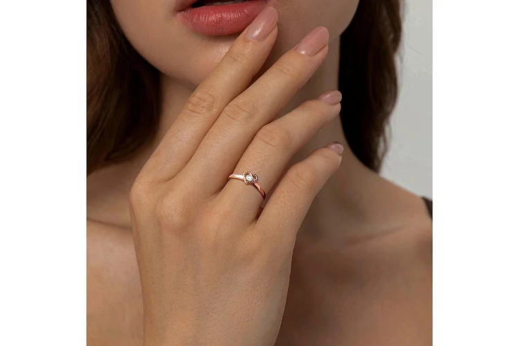 Кольцо Сердце из красного золота с фианитом