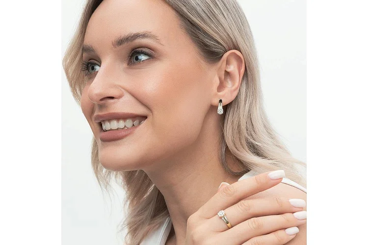 Серьги из жёлтого золота с 26 фианитами