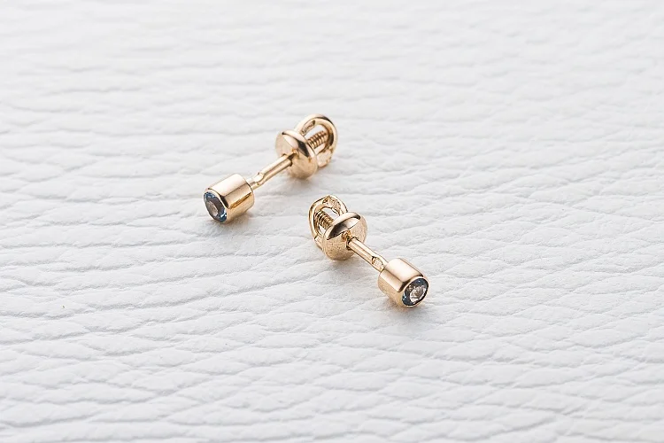 Серьги-пусеты из красного золота с 2 топазами swiss