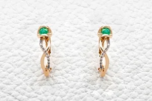 Серьги из красного золота с 2 изумрудами и 20 бриллиантами