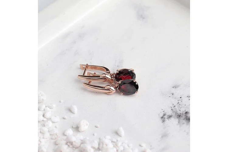 Серьги из красного золота с 2 гранатами