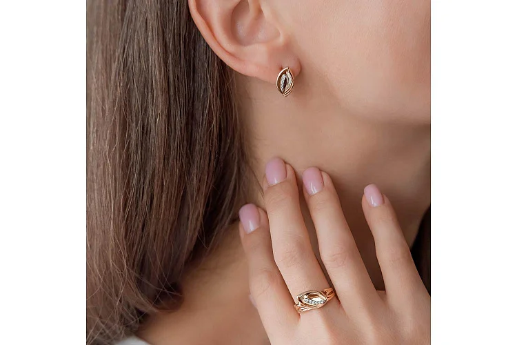 Серьги из красного золота с 12 бриллиантами