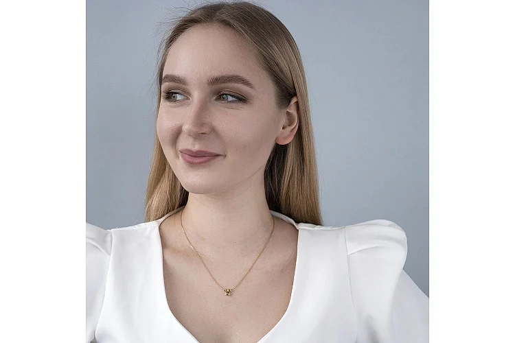 Колье из красного золота с хризолитом