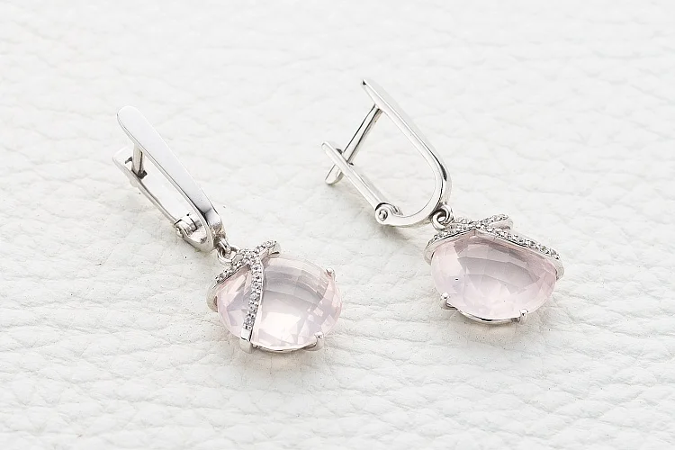 Серьги из белого золота с 2 кварцами и 32 фианитами