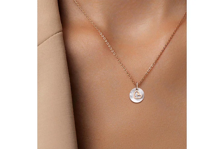 Подвеска Сердце из красного золота с перламутром и фианитом