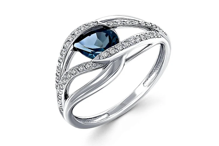 Кольцо из белого золота с топазом лондон и 42 фианитами