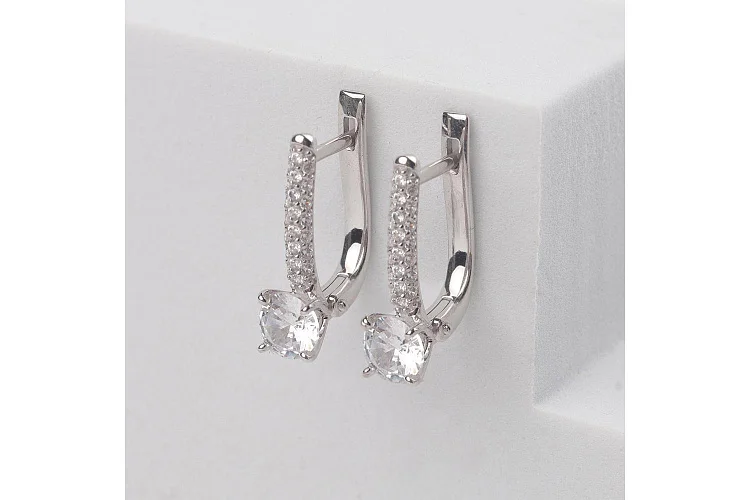 Серьги из белого золота с 46 фианитами