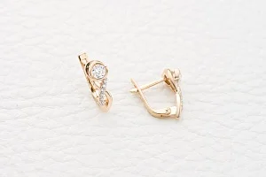 Серьги из красного золота с 14 фианитами