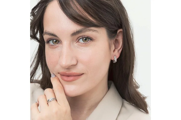 Серьги из белого золота с 18 бриллиантами